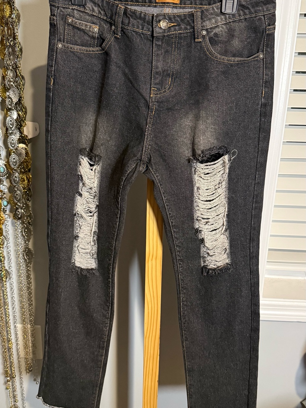 POL Women's Black Distressed Straight Leg Jeans